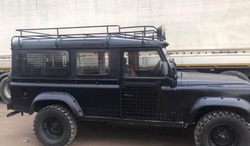 1992 Model Defender 110 2.5D 2 Door Hard Top full