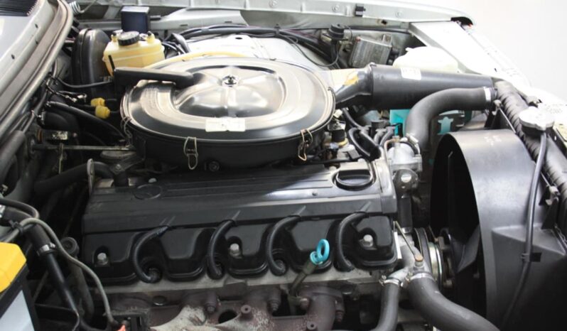 Mercedes-Benz 230E full