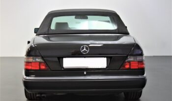 Mercedes-Benz 300 CE-24 Cabriolet full